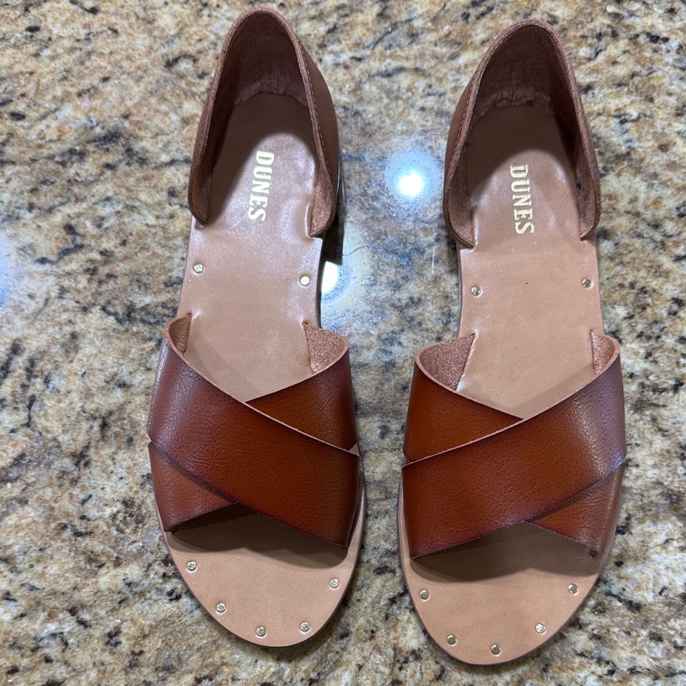 Dunes Women's Tan and Brown Sandals